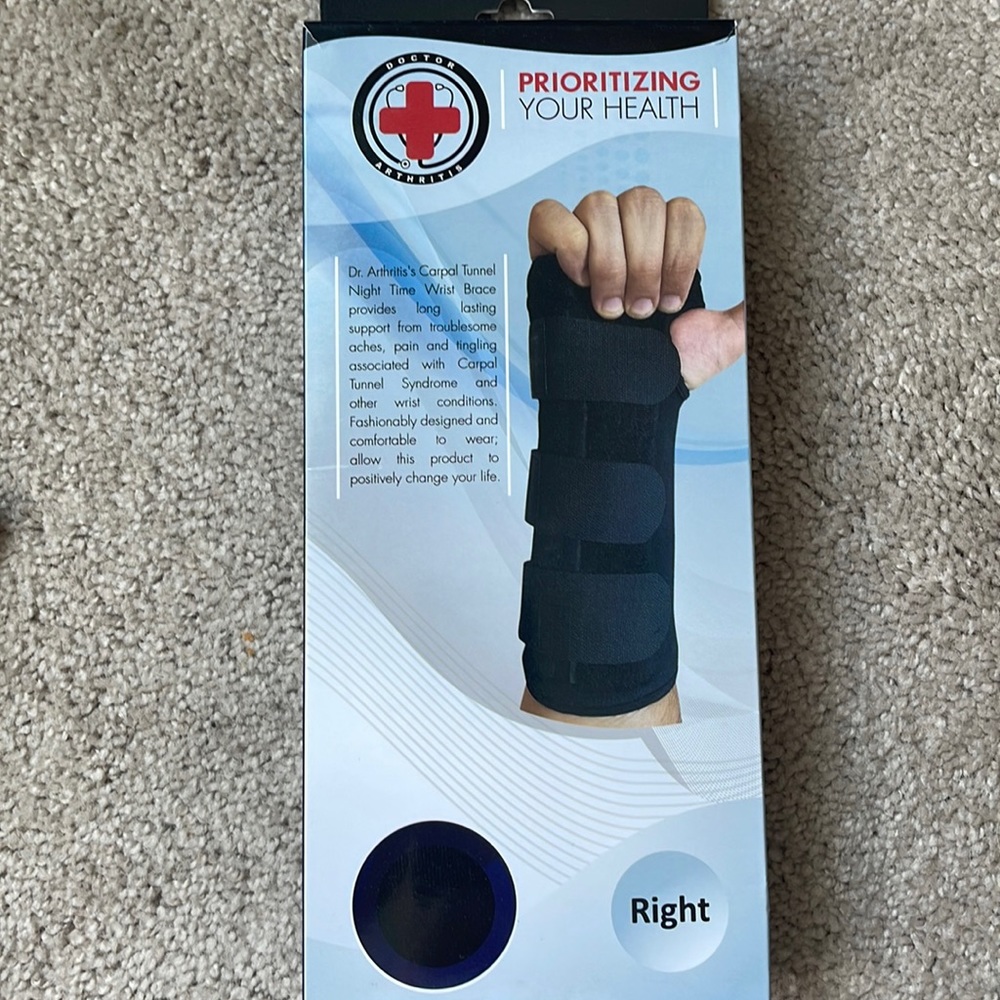 Carpal tunnel wrist brace